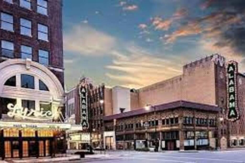 Trendy Condo! Close To Everthing Downtown Birmingham Buitenkant foto